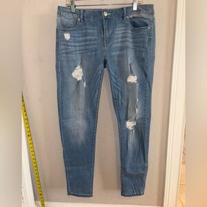 BCBGeneration Size 30 Light Blue Distressed Skinny Jeans